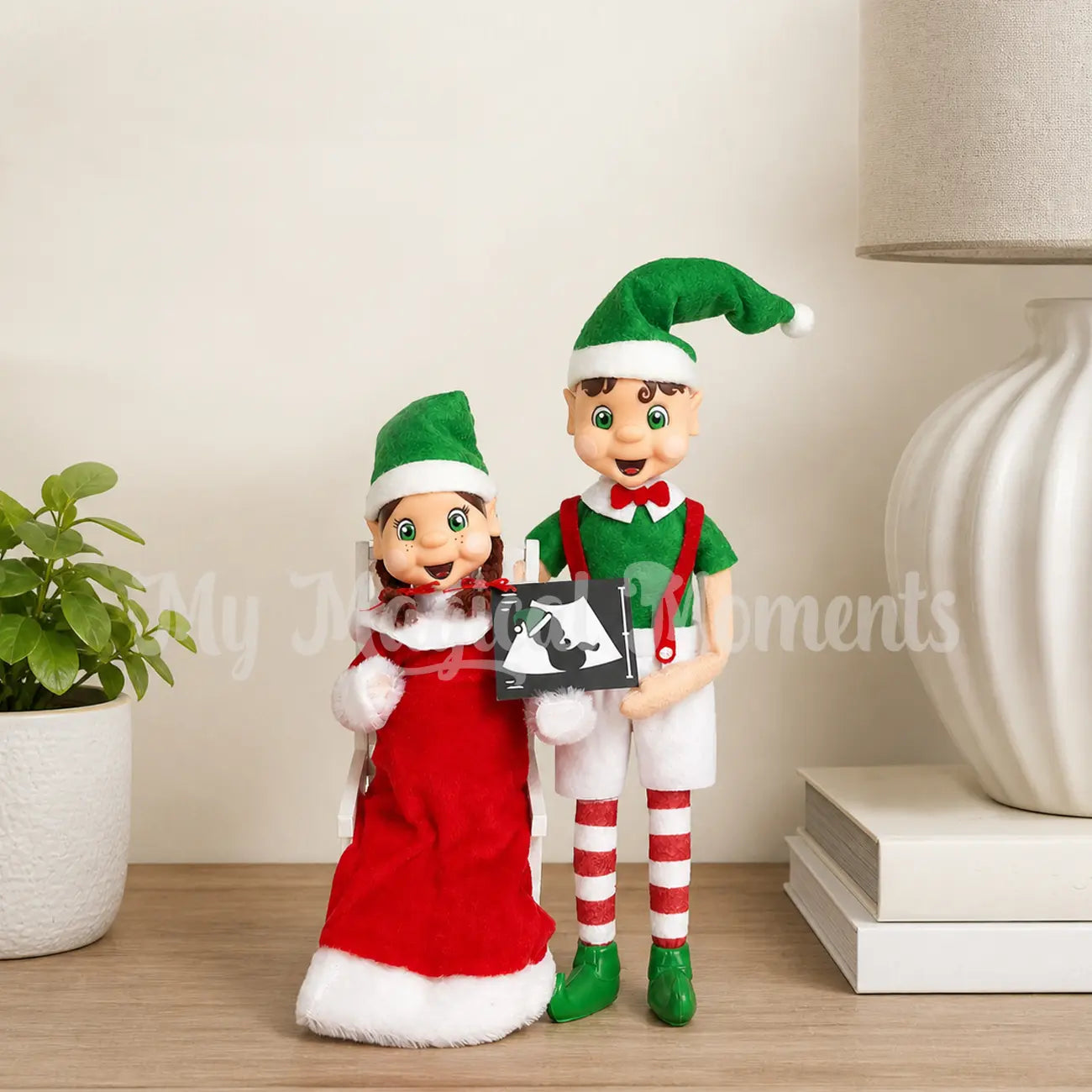 Pregnant elf, using ultrasound to announce pregnancy