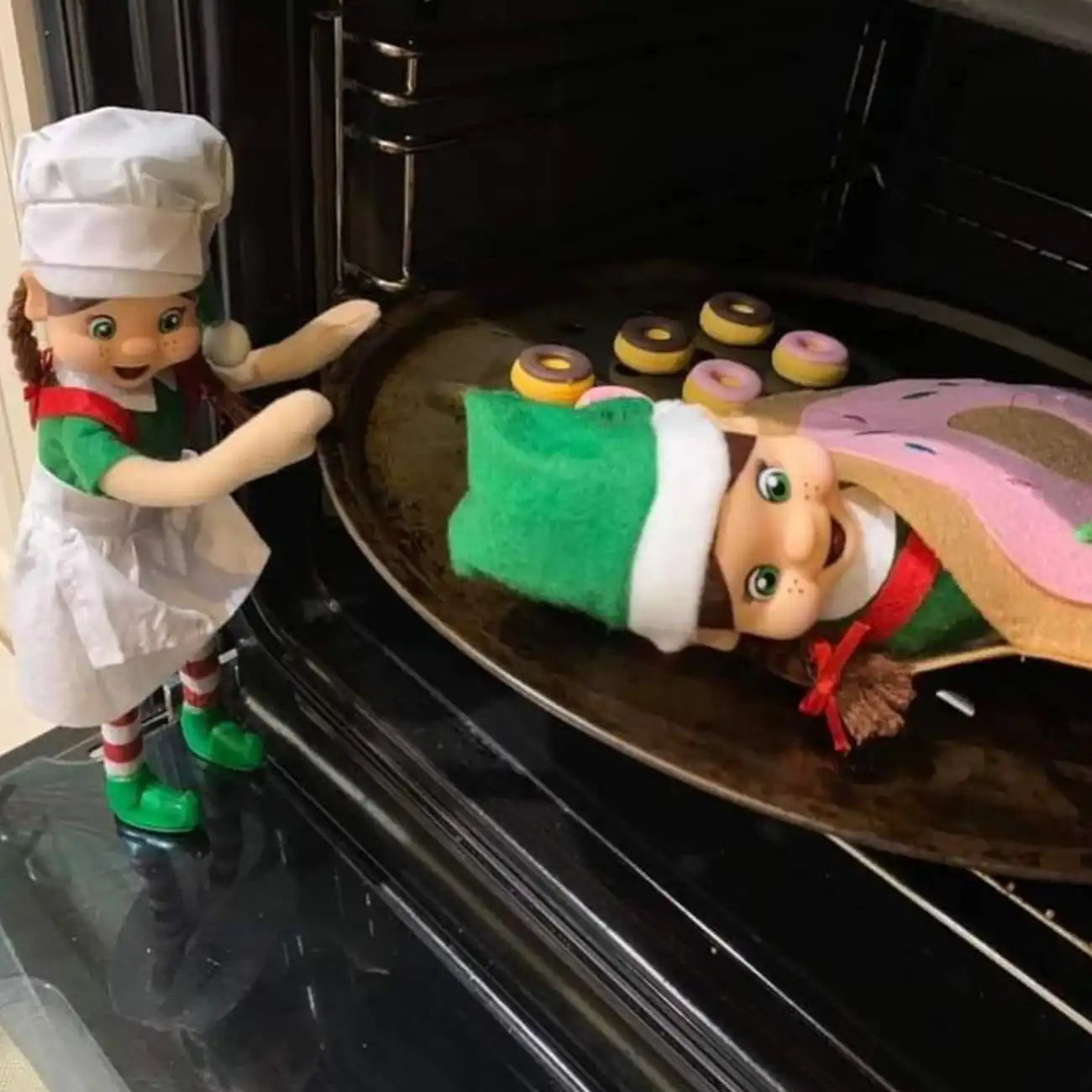 Elf customer chef scene