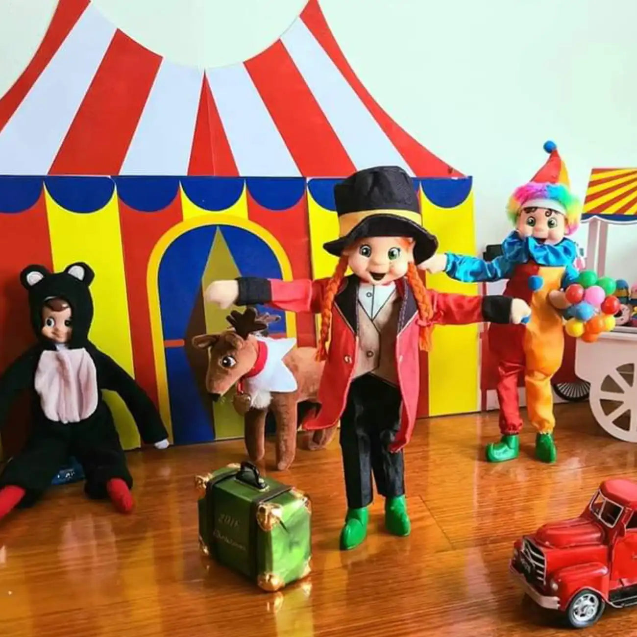 Elf customer circus scene