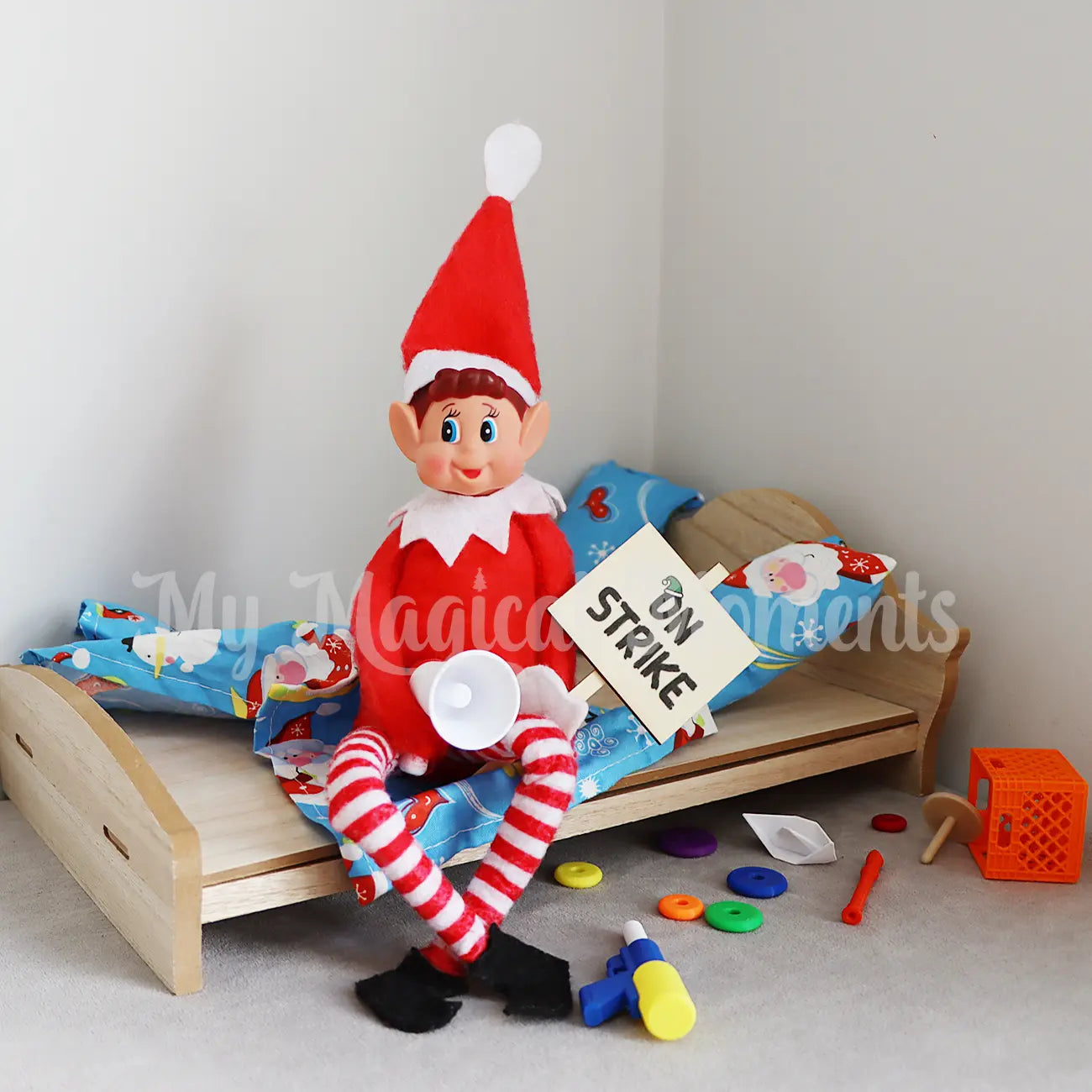 Elf on strike for messy bedroom