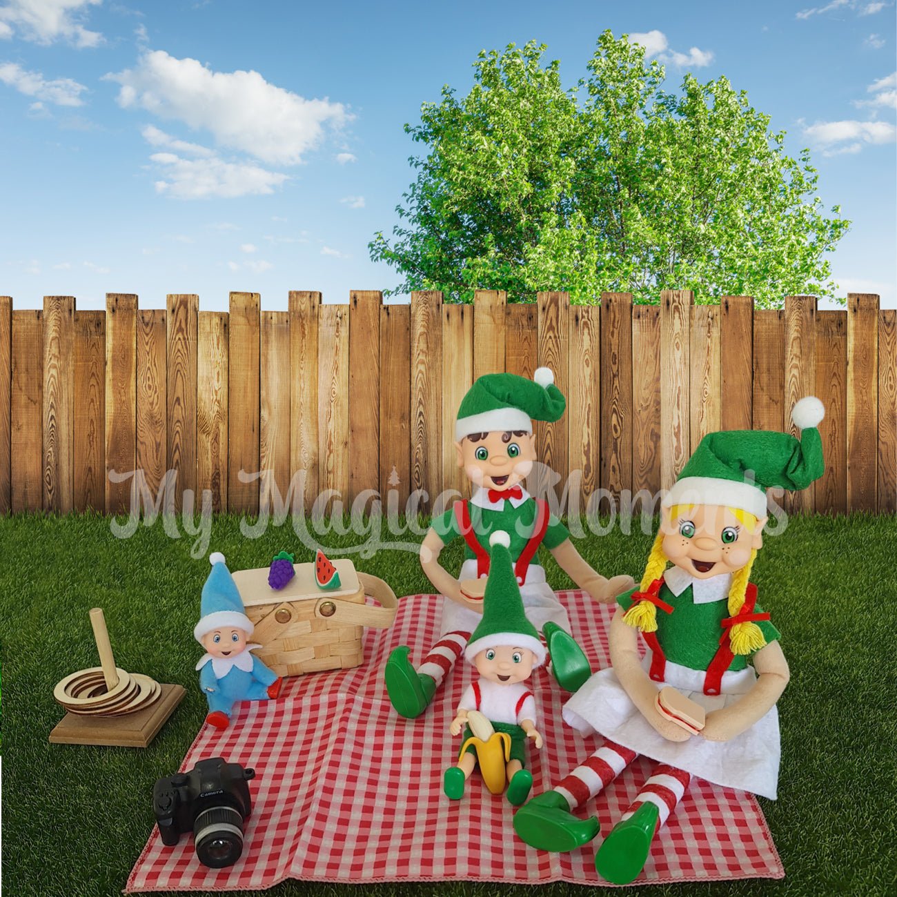Elf picnic with elf baby and toddler